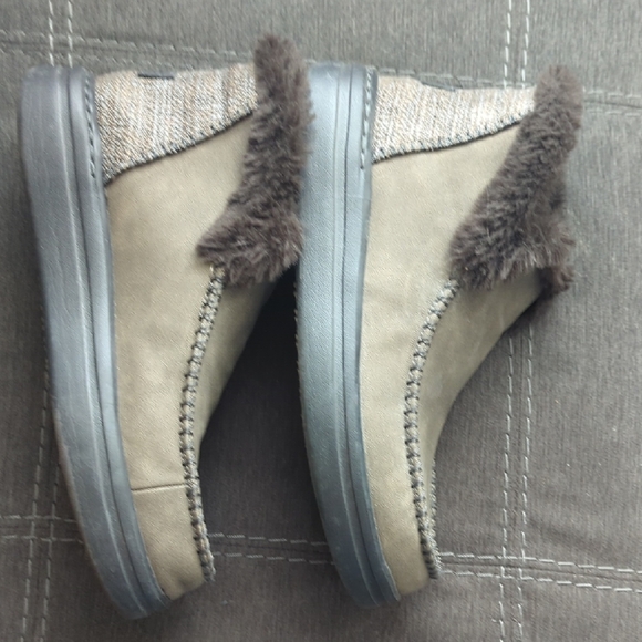 Hey Dude Women's Tan Fur-Lined Ankle Boots - Picture 7 of 8